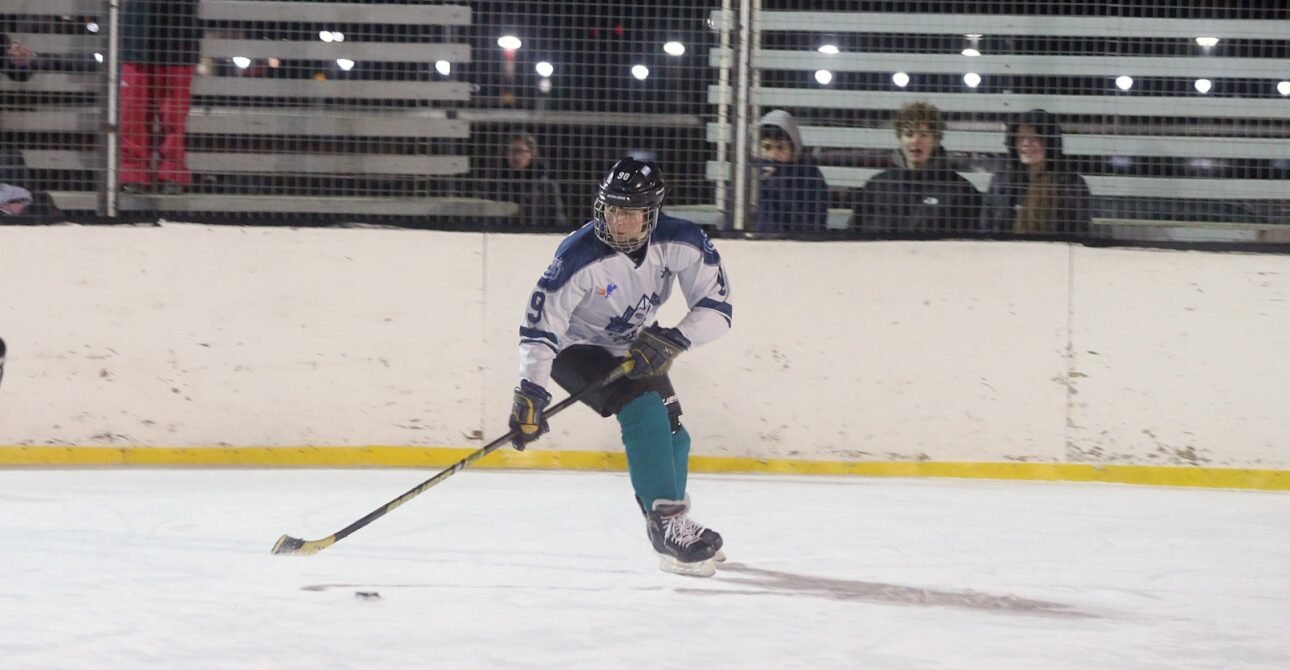El hockey sobre hielo hace historia en Ushuaia: El crecimiento de la UBL, el nacimiento de la WUBL y el apoyo de Vértice